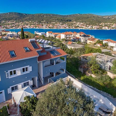 Villa Dalmatian Child With Swimming Pool, Close To The Beach Vinisce Exterior photo